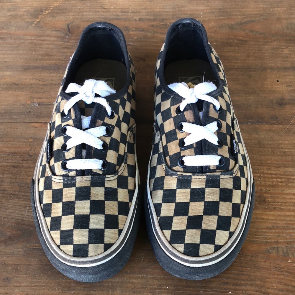 Vans checker sneakers. Womens Sz 7. Mens 5.5.